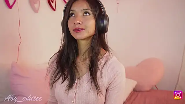 AbyWhitee webcam