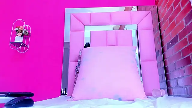 baby_doll_xoxo - Baby_doll_XOXO's free webcam - UK Sex Cams