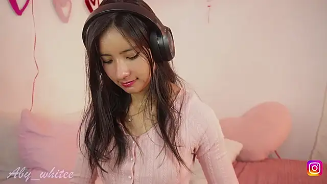 AbyWhitee webcam