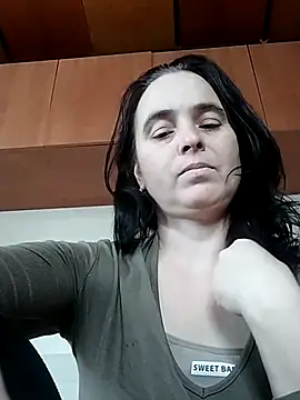 Webcam Model (Ella-433)  is live.Free join now!