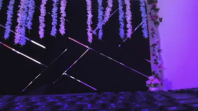 Lunaa_Brunettee webcam