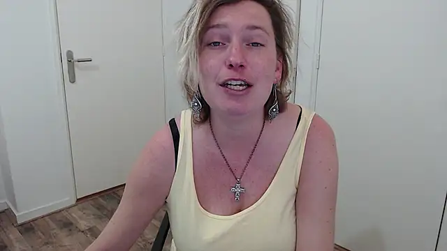 cumfun - Cumfun's free webcam - UK Sex Cams