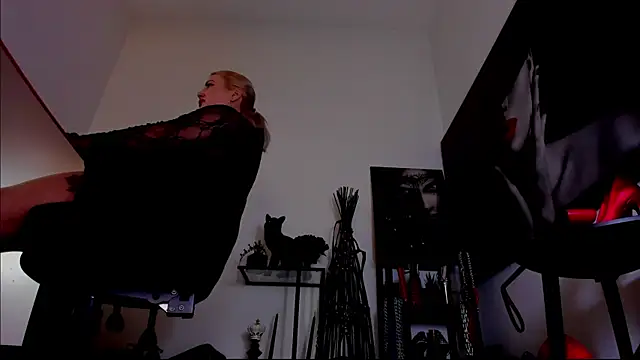 MistressDemi webcam