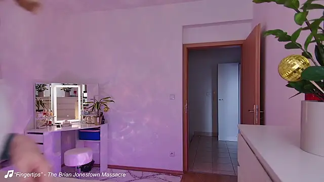 chillwithella webcam