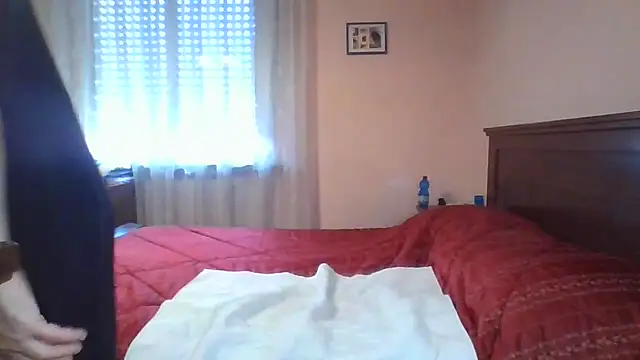 ItalianBigBoobs webcam