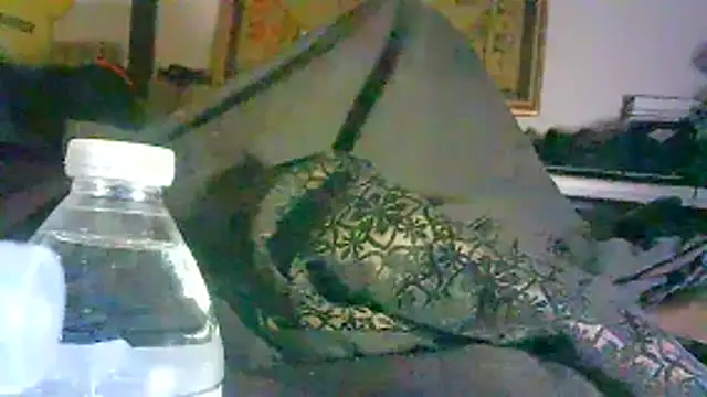 ON3YOULLN3VER_FIR3 webcam