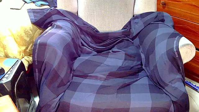 CharlesBlk-79 webcam