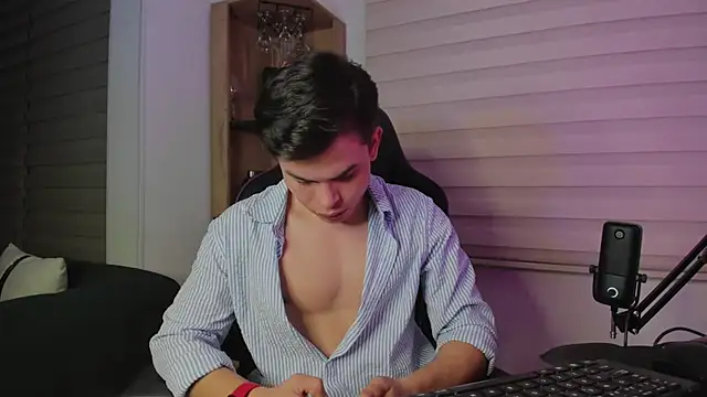 alejooo_twink webcam
