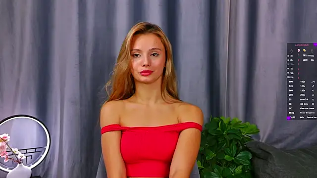 NaughtySeraphine webcam