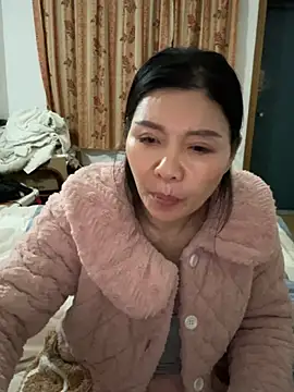 美女xiiuuff18在线直播