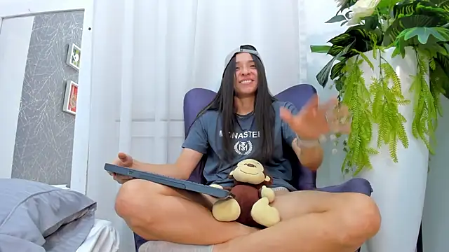 viictoriiasaenz - ViictoriiaSaenz's free webcam - UK Sex Cams