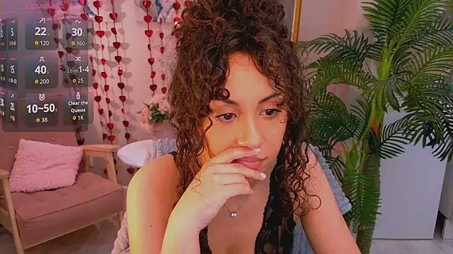curly_jade webcam
