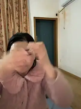 美女xiiuuff18在线直播