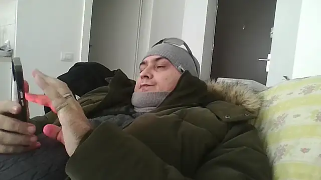 vitalik66679 - Vitalik66679's free webcam - UK Sex Cams