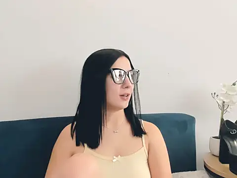 TaliaAdorable webcam