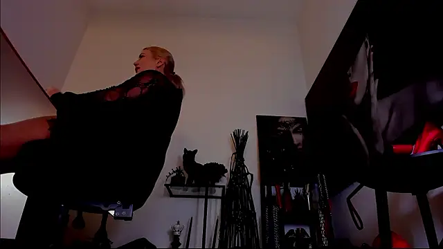 MistressDemi webcam