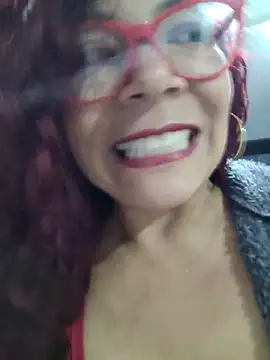 Scarlet_curly8a webcam