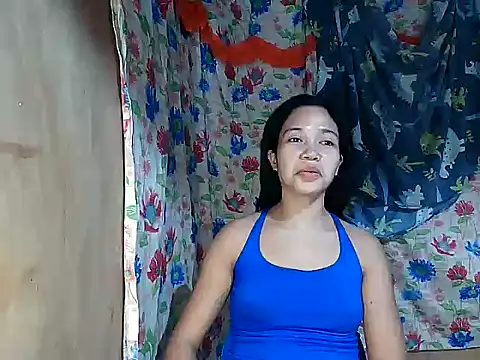 PinaySkinnyGirl webcam