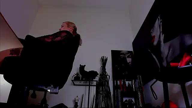 MistressDemi webcam