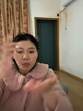 美女xiiuuff18在线直播