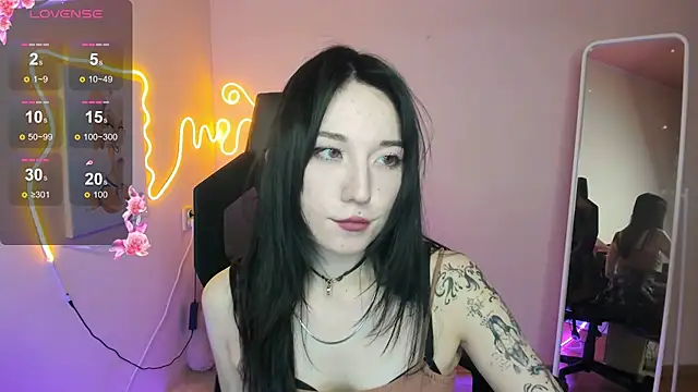 AliceeinWonderlanddd webcam
