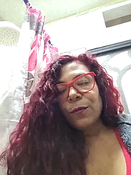 Scarlet_curly8a webcam