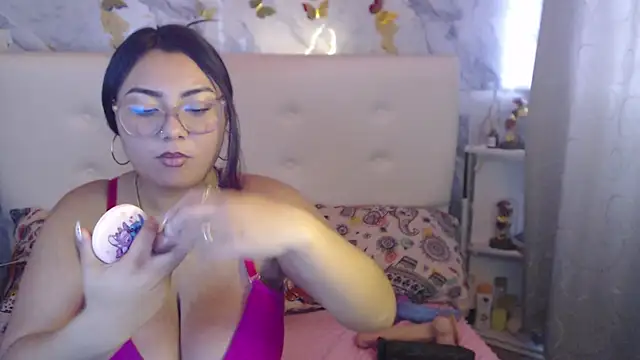 Nicolelewllss webcam