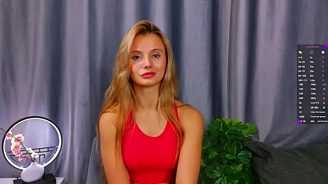 NaughtySeraphine webcam