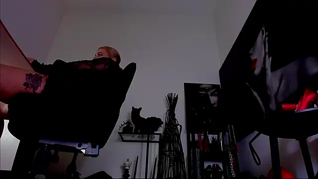 MistressDemi webcam