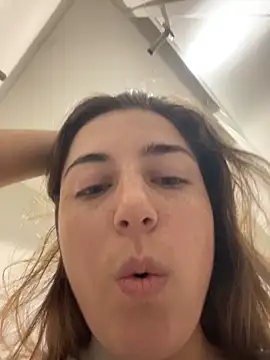 kate_nicepops999114 webcam