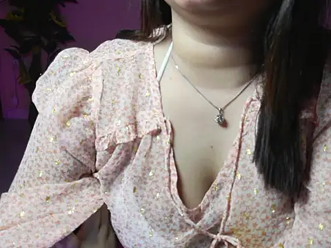 Saira_Hotty webcam