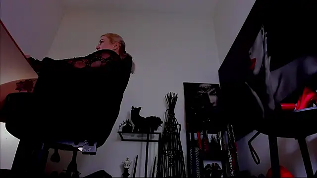 MistressDemi webcam