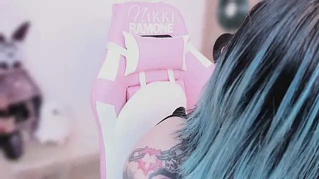 NikkiRamone webcam
