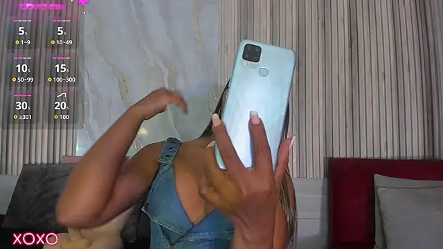 BriannaChelsea webcam