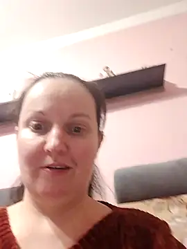 BustyLadyAlma webcam