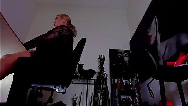 MistressDemi webcam