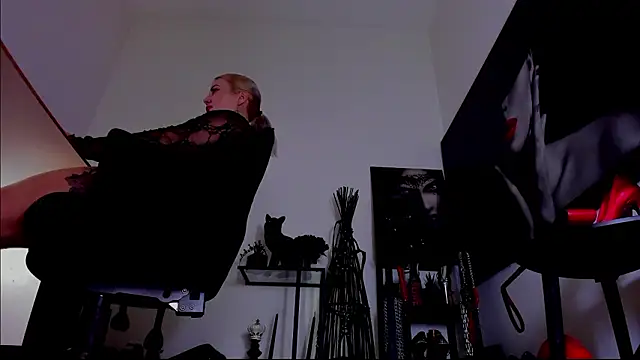 MistressDemi webcam