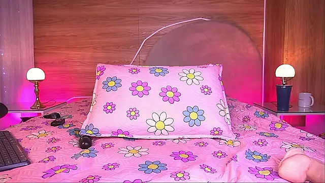 alexaa_walker webcam