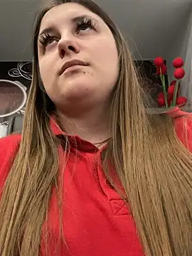 Strawberryyyyik webcam