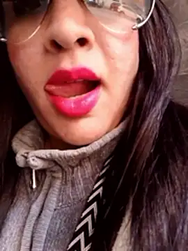 Xiomara_fiery webcam