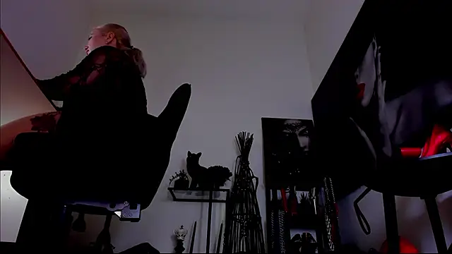MistressDemi webcam