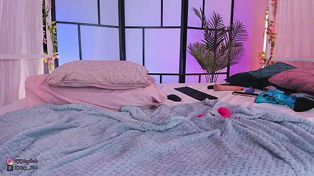 KrissySinsx webcam