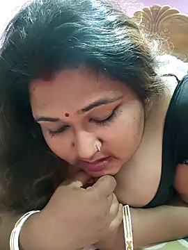 Webcam Model (hotbhabhi011)  is live.Free join now!