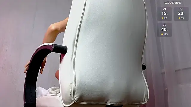 Little__Lunaa webcam