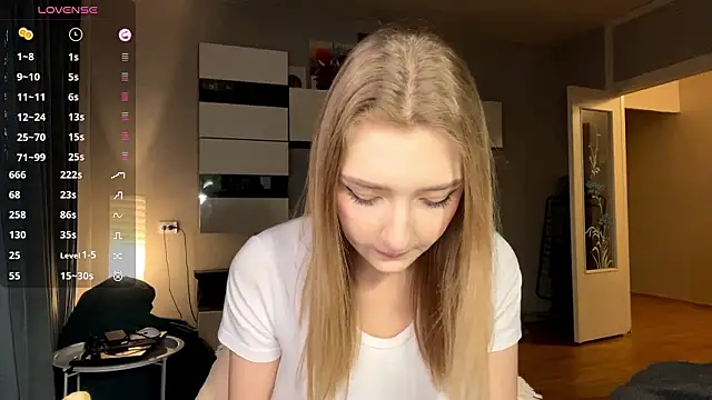 averyberkson (Ask my age) - every 5tk I spank my slippery ass