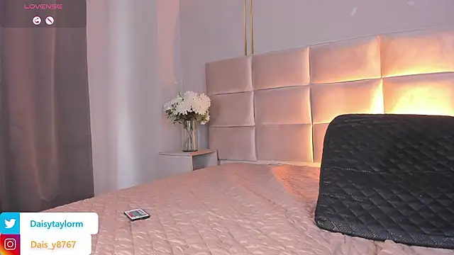 DaisyTaylor__ webcam