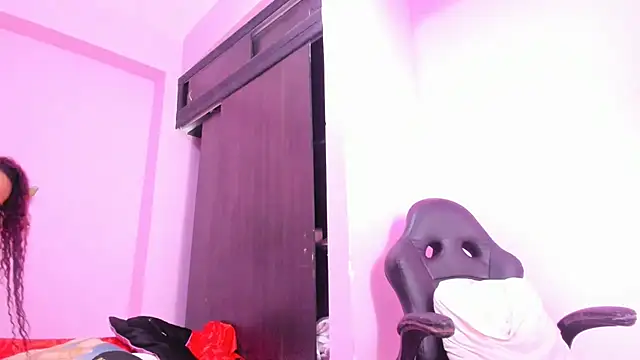 MATURE_WHOR33 webcam