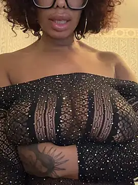 Webcam Model (richgoddess_x)  is live.Free join now!