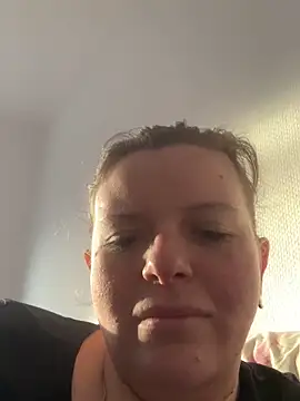 Laura-Loveyou webcam