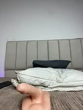 VioletPearson webcam